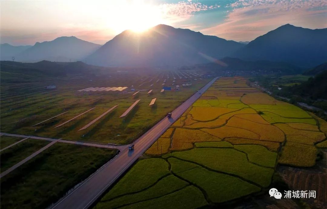 https://mmbiz.qpic.cn/mmbiz_jpg/tasq77zY2wY1sFDcEjvAfke3s8j6NxSTHEc18NTZj1jZFwsHss1BngTicy6uliaxTBuYBFDOX1vYE1icfaAKH4clQ/640?wx_fmt=jpeg